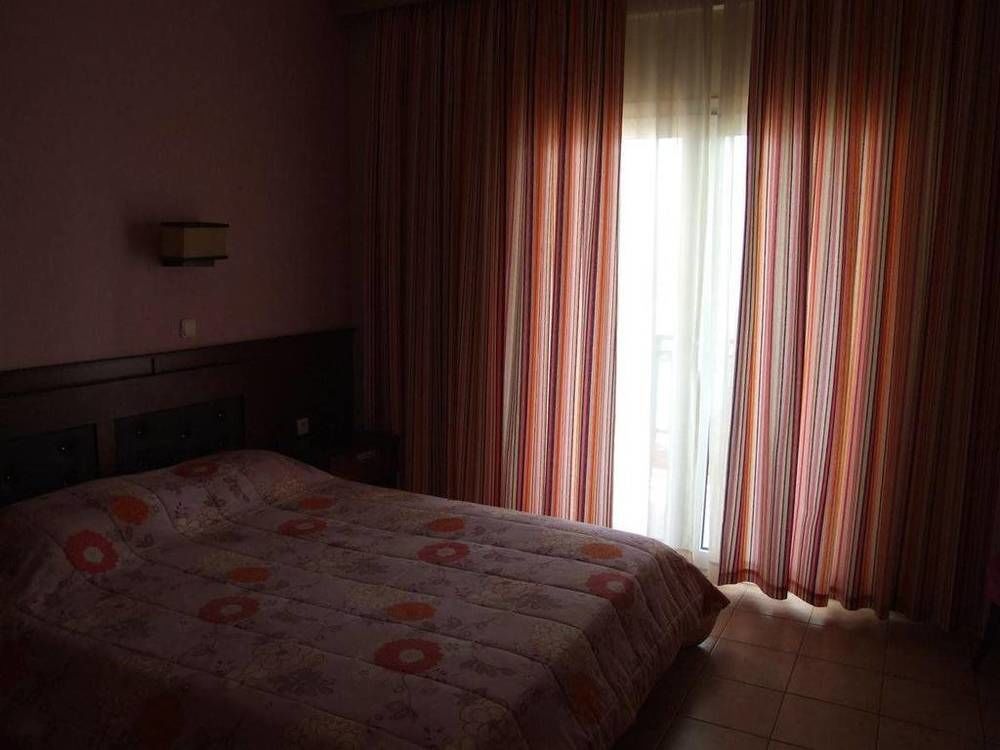 Ismaros Hotel Marónia Buitenkant foto